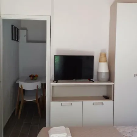 Apartment Dinko Cres Exterior photo